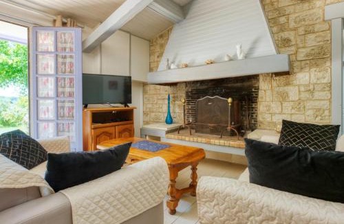Gaillan-en-Medoc House | Holiday Home Nola by Interhome