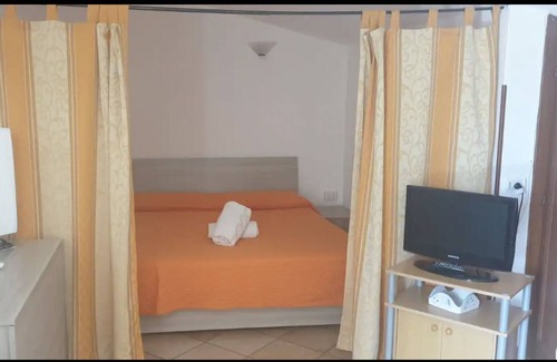 Calangianus House | Holiday Home 'Nordsardegna da Scoprire' with Mountain View, Garden and Wi-Fi