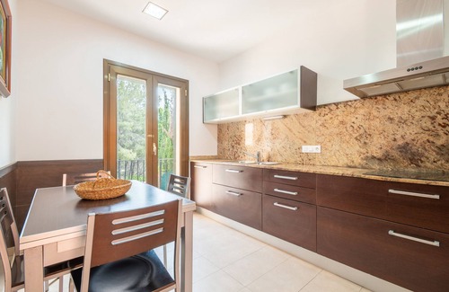 Cas Catala House | Holiday Home 'Nostra' with Mountain View, Private Pool and Wi-Fi