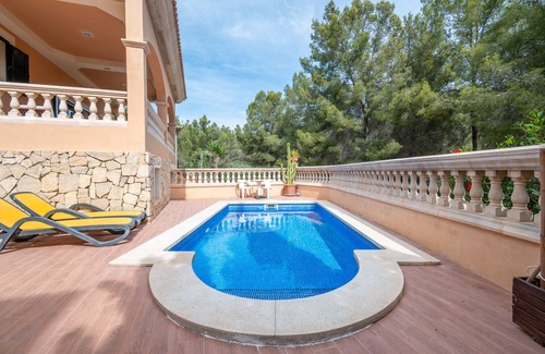 Cas Catala House | Holiday Home 'Nostra' with Mountain View, Private Pool and Wi-Fi