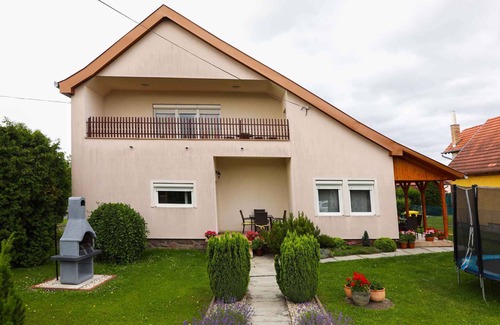 Balatonkeresztur House | Holiday home only 300 m from the beach