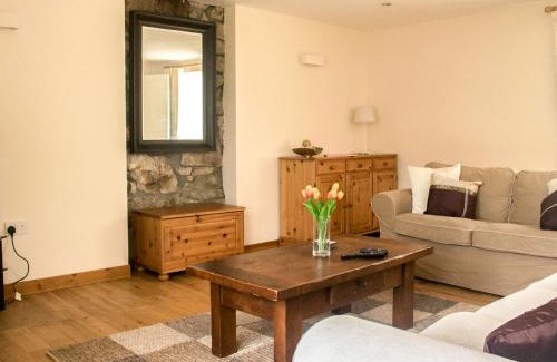 Breakish House | Holiday Home Old School by Interhome