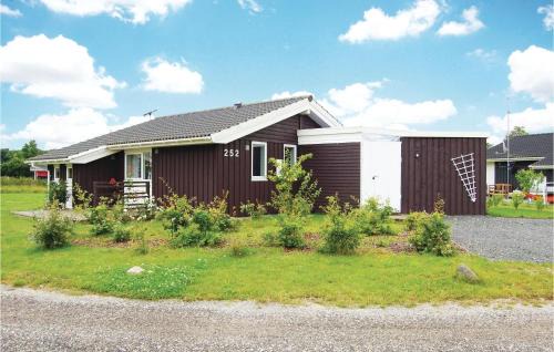 Pøt Strandby House | Holiday Home Pøt Strandby Denk Vi