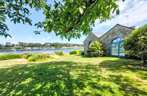 La Trinite-sur-Mer House | Holiday Home Pen Er Hoët by Interhome