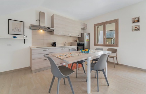 Sant'Anna Arresi House | Holiday Home 'Perla' with Mountain View, Wi-Fi and Air Conditioning