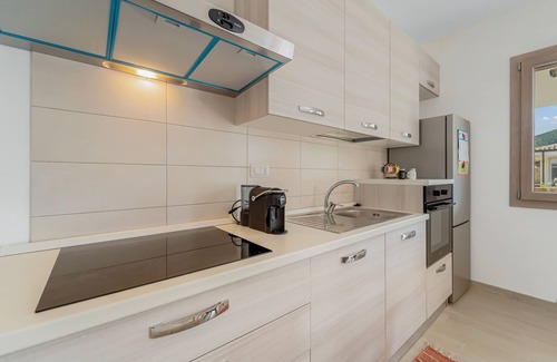 Sant'Anna Arresi House | Holiday Home 'Perla' with Mountain View, Wi-Fi and Air Conditioning