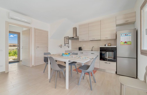 Sant'Anna Arresi House | Holiday Home 'Perla' with Mountain View, Wi-Fi and Air Conditioning