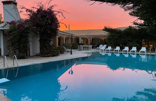 Carvalhal House | Holiday Home "Penalva Beach House" with Lake View, Private Pool & Wi-Fi