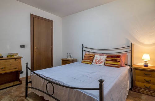 Serra li Pozzi House | Holiday Home "Pensione Incantevole Luminosissima" with A/C