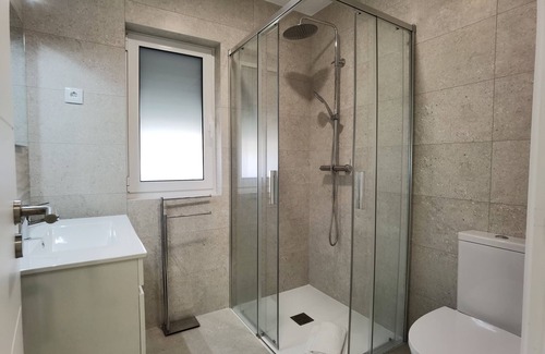 Arcos de Valdevez House | Holiday Home 'Casa Encanto De Arcos De Valdevez 2' with Private Terrace, Wi-Fi and Air Conditioning