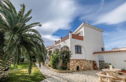L'Ampolla House | Holiday Home Reny by Interhome