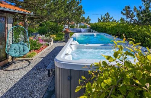 Vratarusa House | Holiday Home Rukavina by Interhome