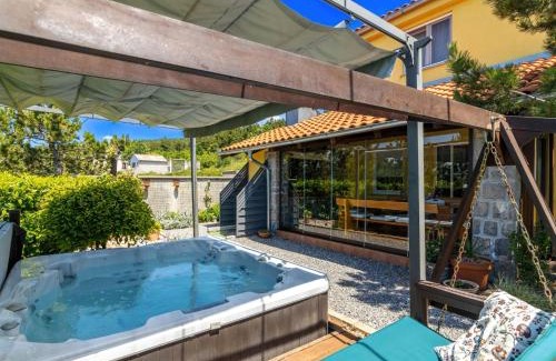 Vratarusa House | Holiday Home Rukavina by Interhome