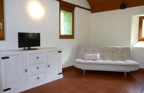 Ponto Valentino House | Holiday Home Rustico al Campett by Interhome