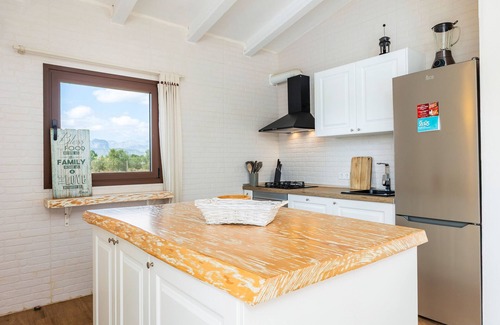 Sencelles House | Holiday Home 'Sa Caseta Biniali' with Private Terrace, Pool and Air Conditioning