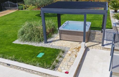 Kastelir-Labinci House | Holiday Home Sara by Interhome