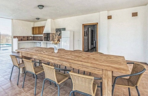Moscari House | Holiday Home 'Sastre Blanquer' with Mountain View, Wi-Fi and Air Conditioning