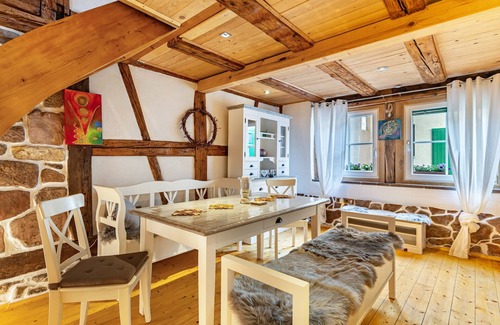 Barocke Altstadt House | Holiday Home 'Schwarzwaldstübchen' with Private Terrace, Wi-Fi and Air Conditioning