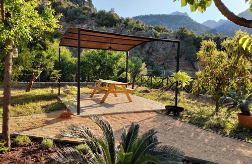 Fornalutx House | Holiday Home 'Se Taulera' with Mountain View, Garden, Terraces & Wi-Fi