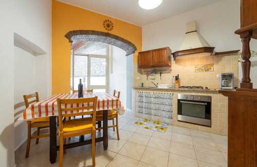 Sant'Antioco House | Holiday Home 'Sole E Luna' with Private Terrace, Wi-Fi and Air Conditioning