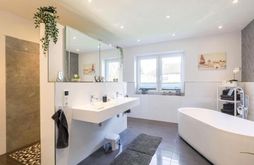 Wanna House | Holiday Home Sonnenschein by Interhome