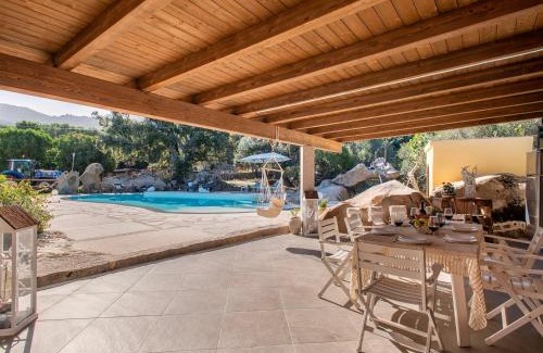 Sant'Antonio di Gallura House | Holiday Home Stazzu lu Bulioni by Interhome