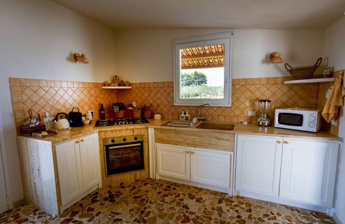 Marsala House | Holiday Home 'Suite La Barracca' with Sea View, Wi-Fi and Air Conditioning