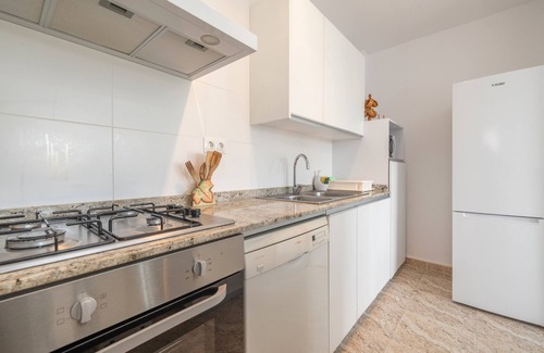 Deltebre House | Holiday Home 'Teresa Deltebre' with Private Terrace, Wi-Fi and Air Conditioning