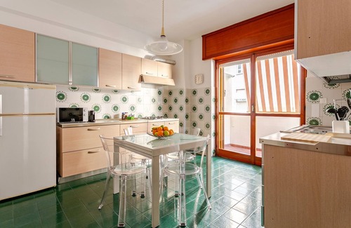 Quartiere XXI Pietralata House | Holiday Home 'Tibvr House-stazione Tiburtina' with Balcony, Wi-Fi and Air Conditioning