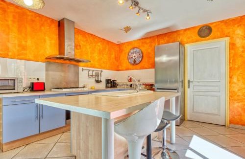 Naujac-Sur-Mer House | Holiday Home Tina by Interhome