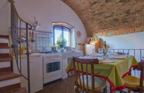 Castelnuovo d'Elsa House | Holiday Home Torre di Meo by Interhome