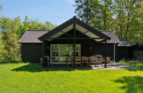 Skygge House | Holiday Home Tomine by Interhome