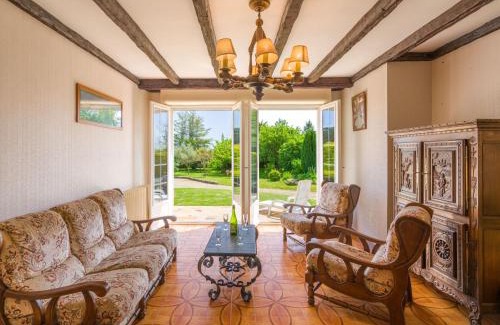 Plobannalec-Lesconil House | Holiday Home Ty Didrouz by Interhome