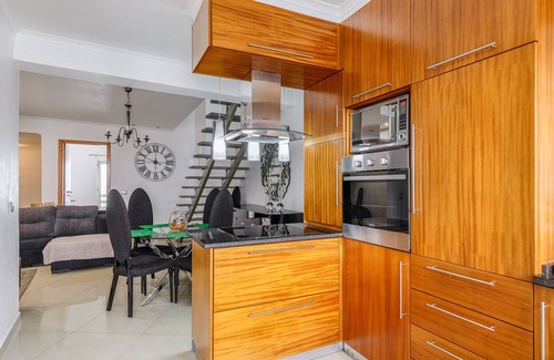 Praia da Vitoria House | Holiday Home 'Vista Das Estrelas M4' with Sea View, Wi-Fi and Air Conditioning