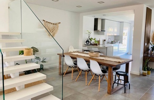 Montes de Alvor House | Holiday Home 'Vale Lagar Villa' with Private Pool, Wi-Fi and Air Conditioning