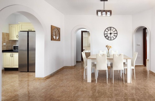 Cutar House | Holiday Home 'Villa Aguacate' with Mountain View, Wi-Fi and Air Conditioning