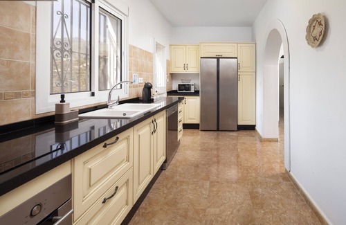 Cutar House | Holiday Home 'Villa Aguacate' with Mountain View, Wi-Fi and Air Conditioning