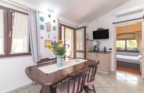 Aglientu House | Holiday Home 'Villa Marta' with Private Terrace, Wi-Fi and Air Conditioning