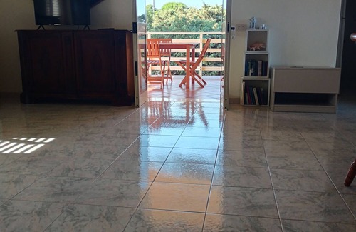 Eden Beach House | Holiday Home 'Villa Marina' with Sea View, Private Terrace and Air Conditioning