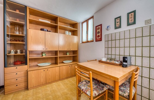 Monteluco House | Holiday Home 'Villa Marta' with Mountain View, Terrace & Shared Garden