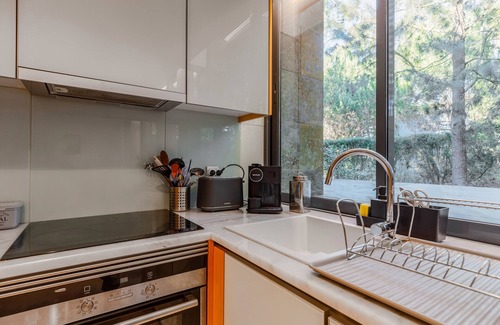 Carvalhal House | Holiday Home 'Villa Paradise' with Private Pool, Wi-Fi and Air Conditioning