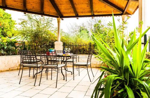 Hodilje House | Holiday Home Villa Pindo