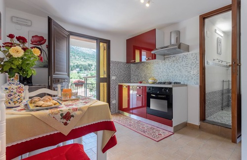 Torretta House | Holiday Home 'Villa Salvatore' with Mountain View, Terrace & Wi-Fi