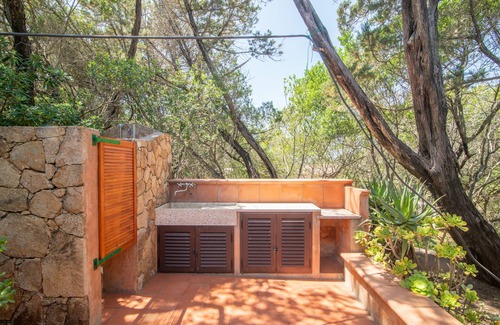 Rena Majore House | Holiday Home 'Villetta Ginepro' close to the Sea with Garden