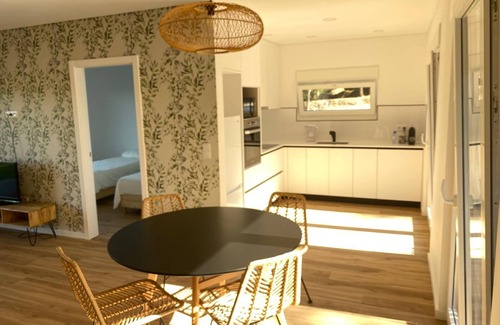Obidos House | Holiday Home 'Vinha' with Private Terrace, Private Garden and Wi-Fi