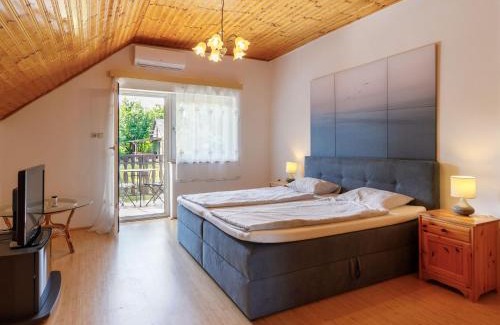 Balatonkenese House | Holiday Home Violetta 3 by Interhome