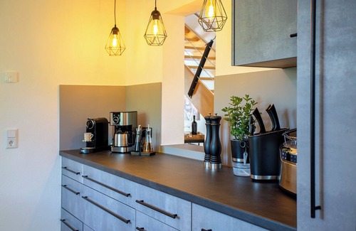 Eslohe House | Holiday Home 'Wennetraum' with Private Terrace, Private Garden and Wi-Fi