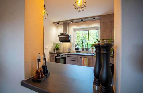Eslohe House | Holiday Home 'Wennetraum' with Private Terrace, Private Garden and Wi-Fi