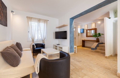 Caldes d'Estrac House | Holiday Home with Private Terrace, Wi-Fi and Air Conditioning