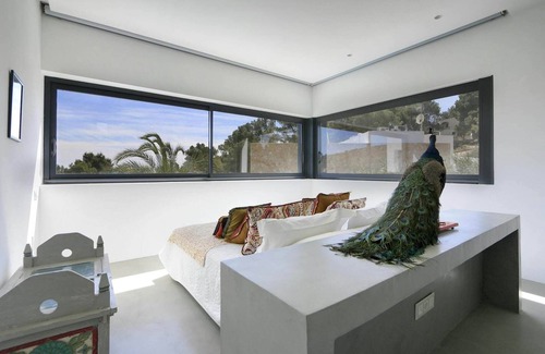 Puig Manya Villa | Holiday home with manicured gardens